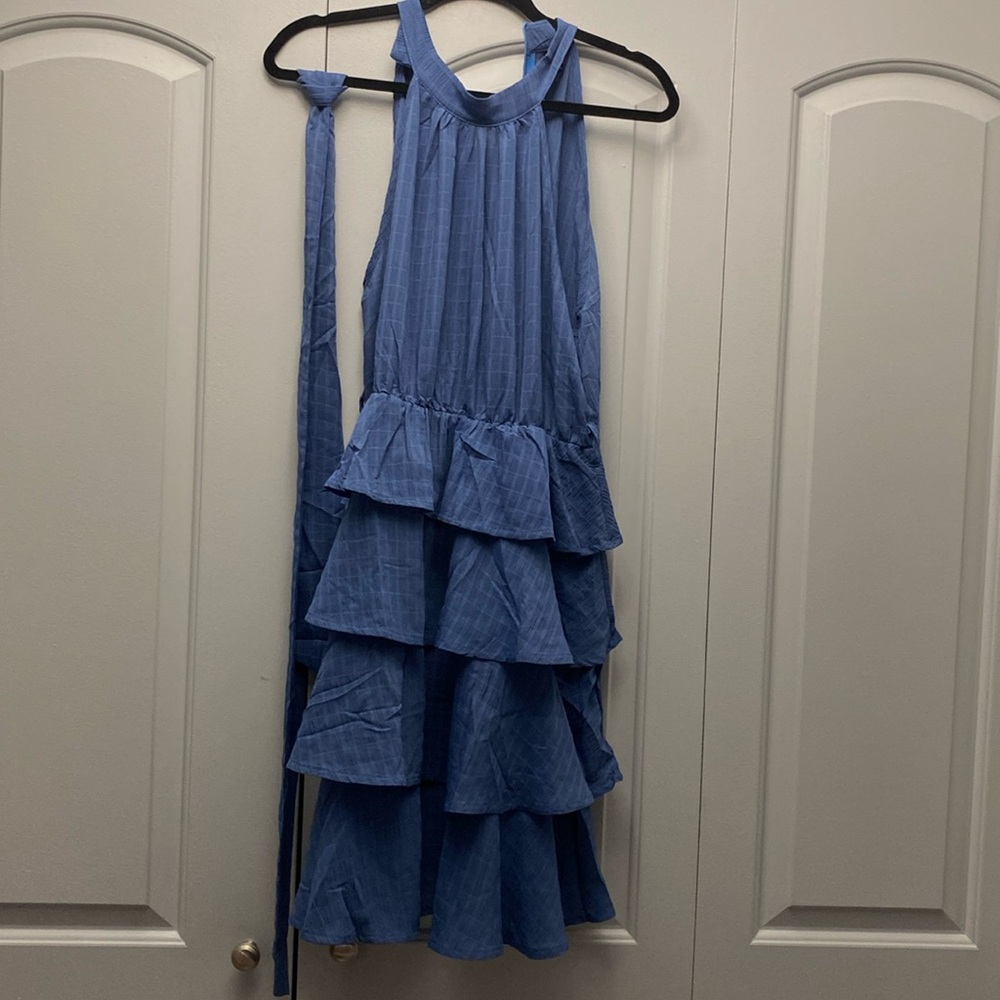 blue dress